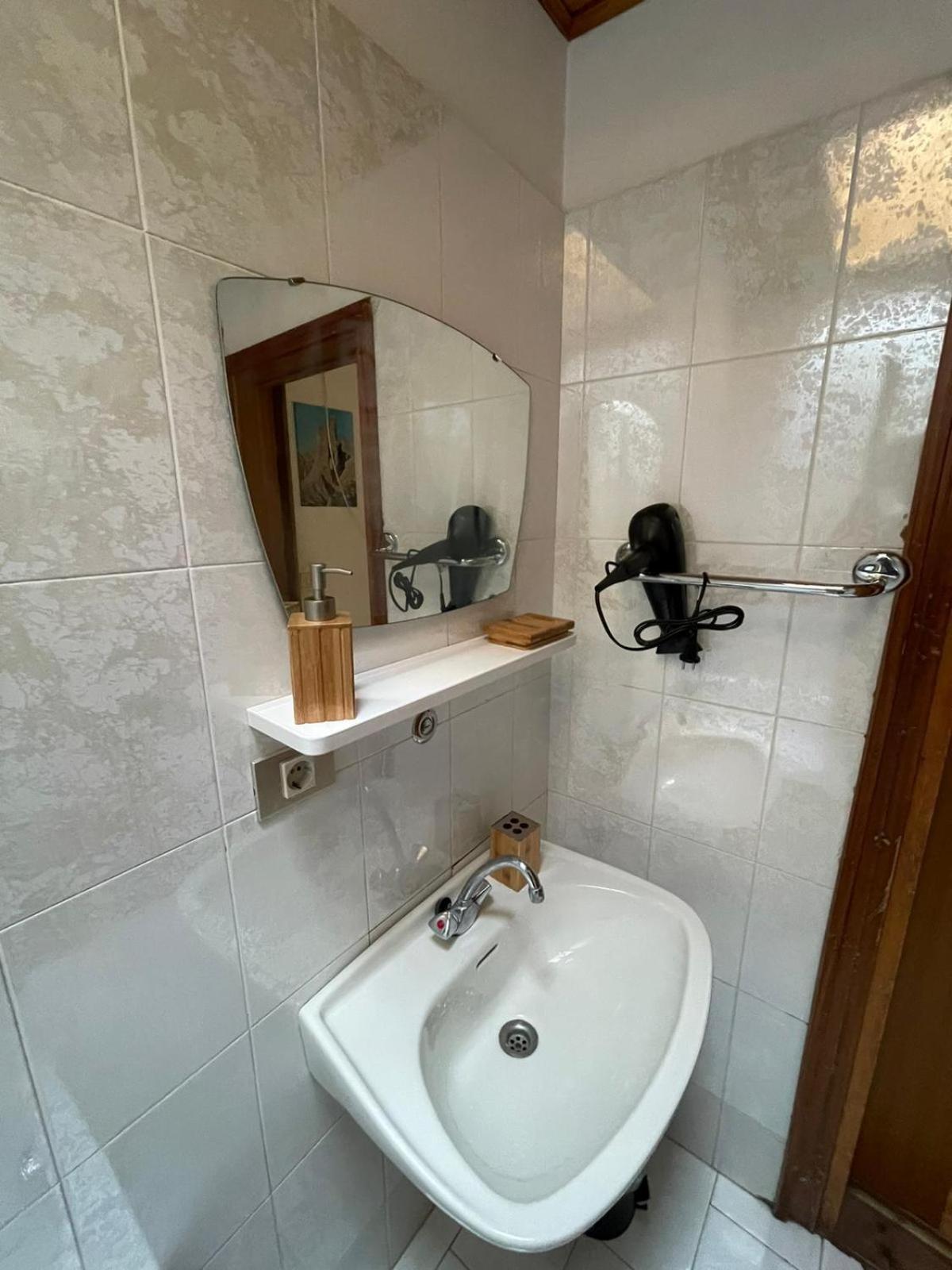 Picchio Rosso - Stanza Privata Con Bagno In Val Di Fassa Hotel Pera Eksteriør billede